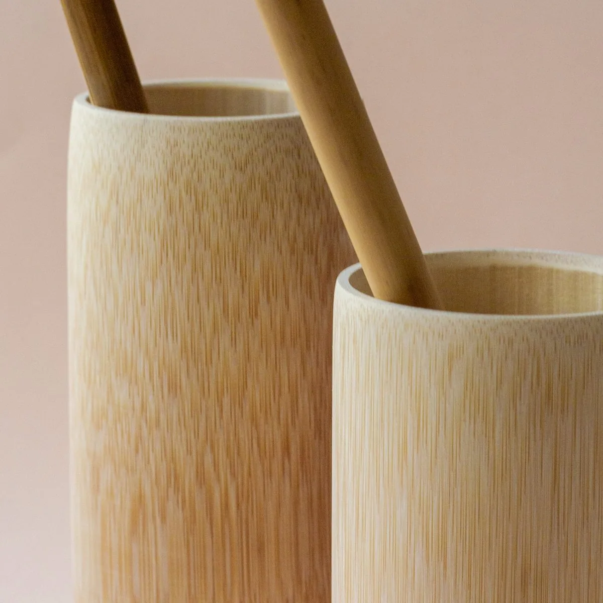 Bambu bardak, pipetli ürün fotoğrafı